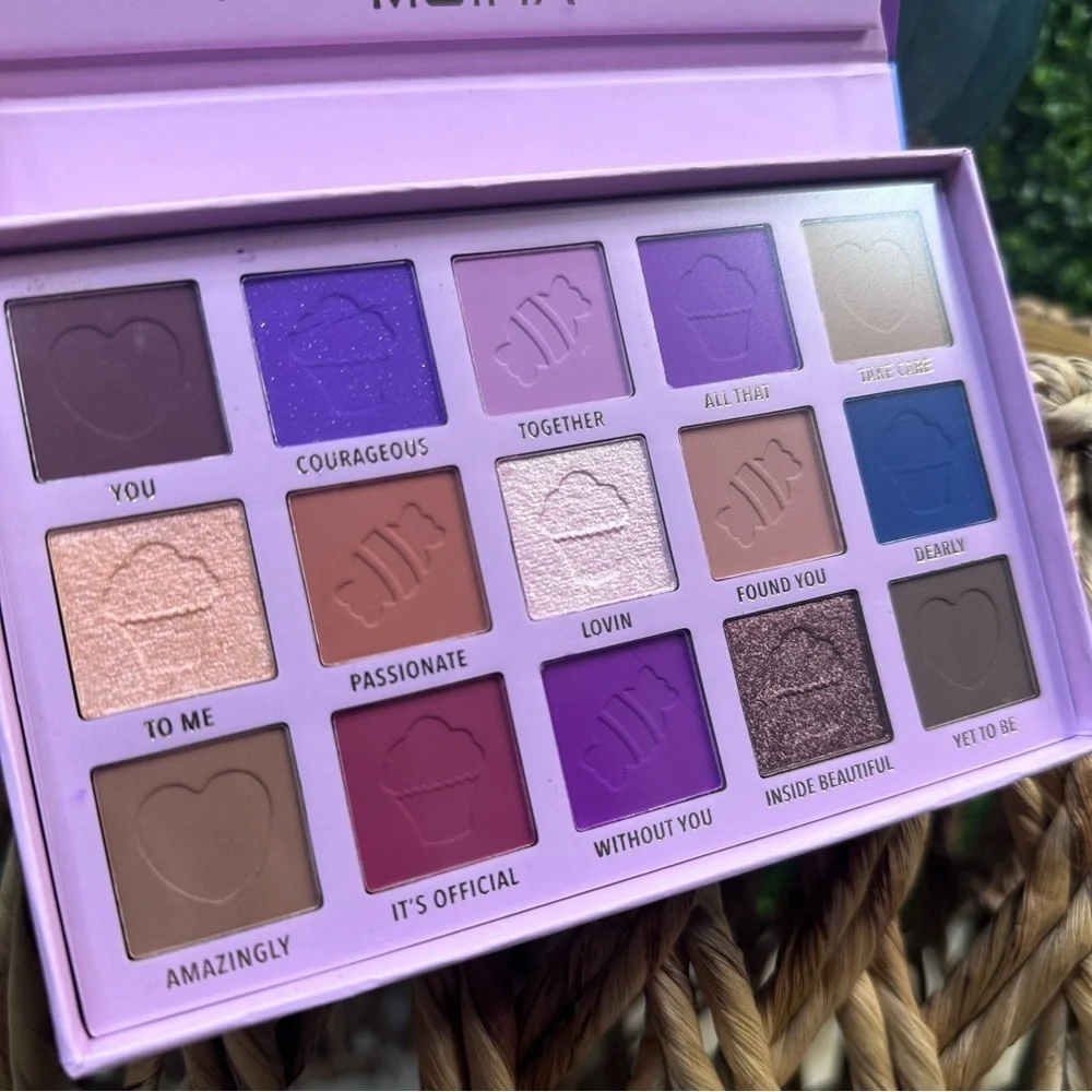 Purple eye‎ shadow palette new